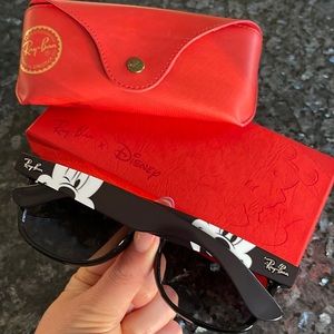 Mickey Mouse Disney Limited Edition Ray Ban Wayfarer Sunglasses Black